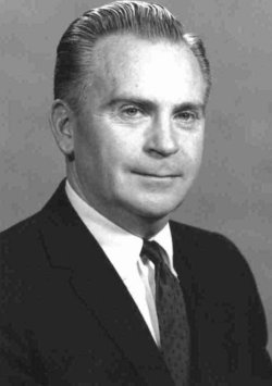 Robert E Kearns