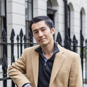 Robert V Tang
